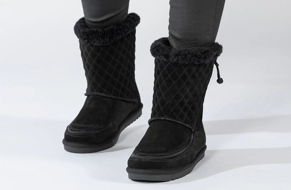 FINAL SALE - Women's Black BILLY Cozy Quilt Lux Boots 7 FINAL SALE - Women's Black BILLY Cozy Quilt Lux Boots - Image 7